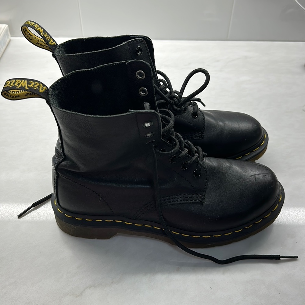 Dr. Martens 1460 Pascal